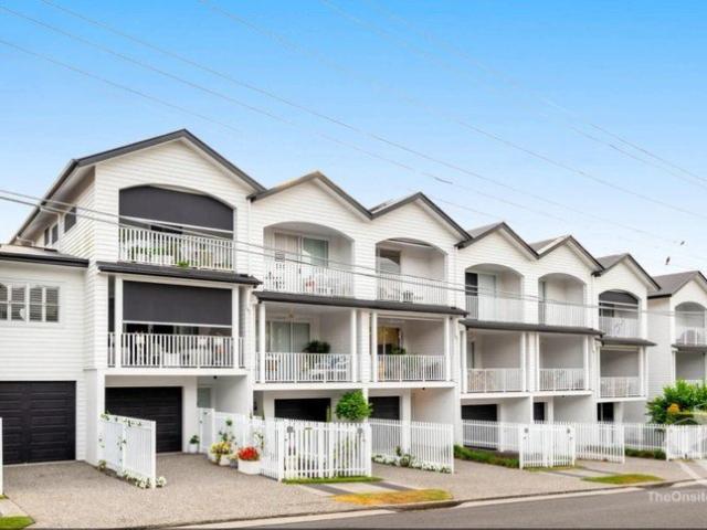 Townhouse for rent in Toombul, Queensland