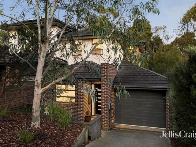 Townhouse for sale in Mount Waverley, Melbourne