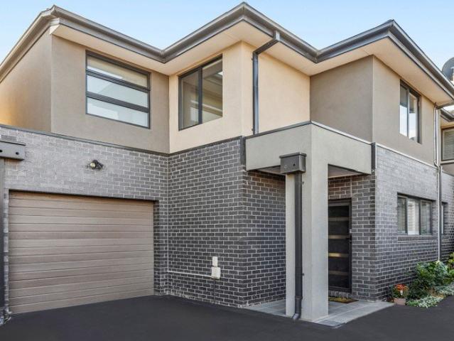 Townhouse for sale in Camerons Creek, Victoria