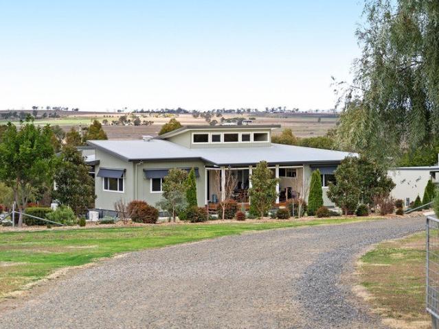 Cottage for sale in Allora, Queensland