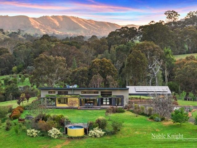 Cottage for sale in Strath Creek, Victoria