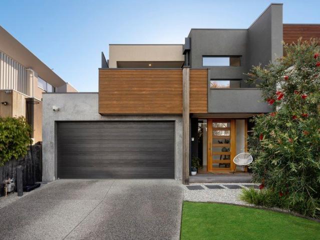 Townhouse for sale in Mornington, Melbourne