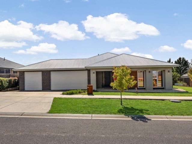 House for sale in Gisborne, Victoria
