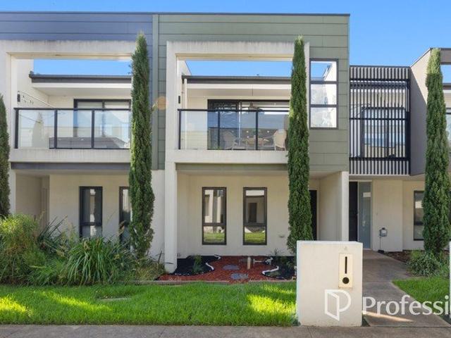 Townhouse for sale in Camerons Creek, Victoria
