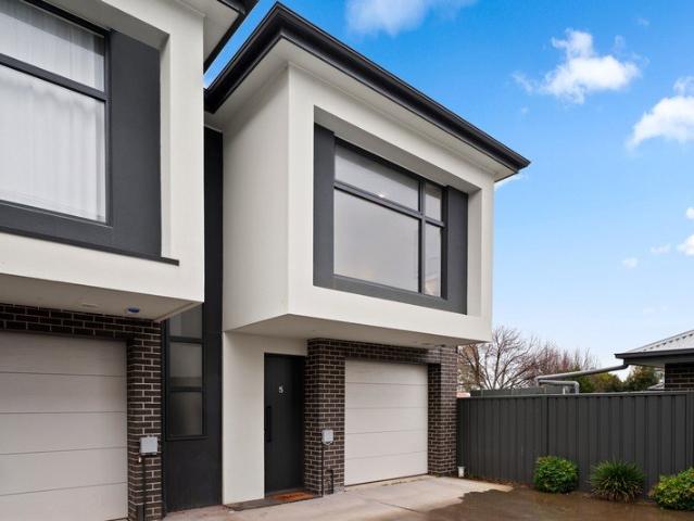 Townhouse for sale in Horseshoe Creek, South Australia