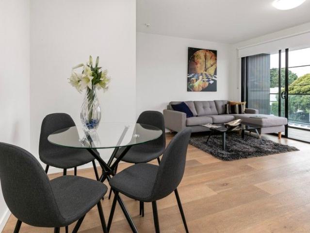 Apartment for sale in Glen Huntly