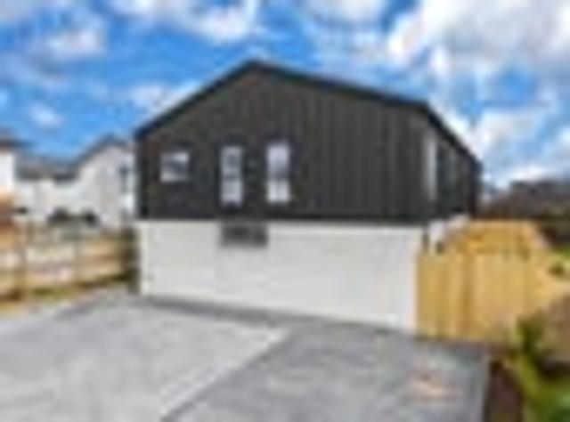 Townhouse for sale in Owhata, Oroua County