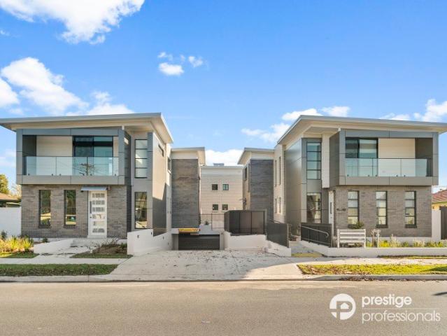 Townhouse for rent in Holsworthy, Sydney
