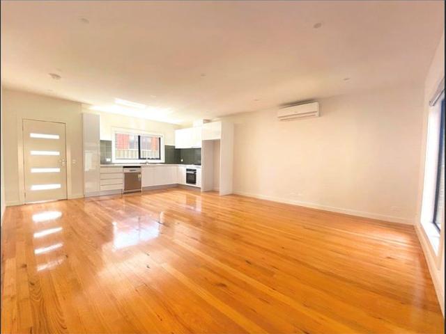Townhouse for rent in Camerons Creek, Victoria