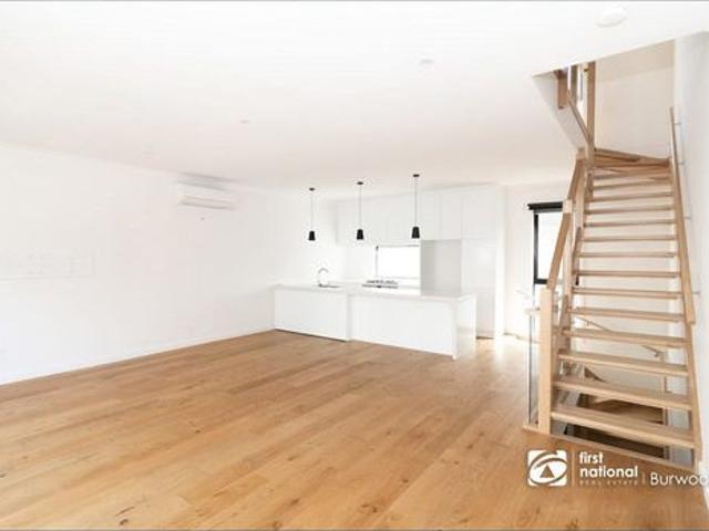 Townhouse for rent in Camerons Creek, Victoria