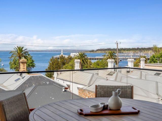 Townhouse for sale in Geelong