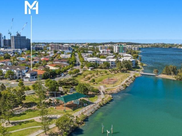 Townhouse for sale in Varsity Lakes, Gold Coast City