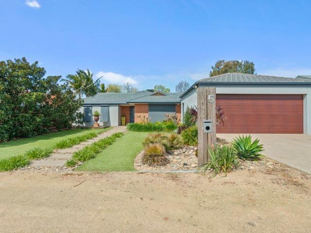 House for sale in Kaarimba, Victoria