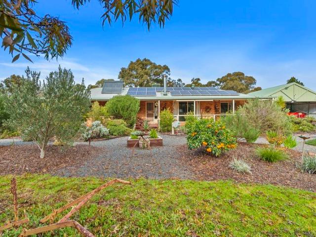 Cottage for sale in Wunghnu, Victoria