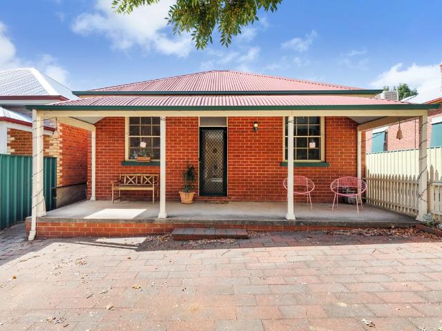 House for sale in Turvey Park
