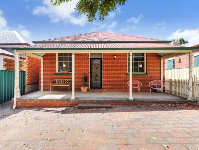 House for sale in Turvey Park