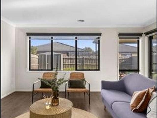 House for rent in Warralily Promenade, Geelong