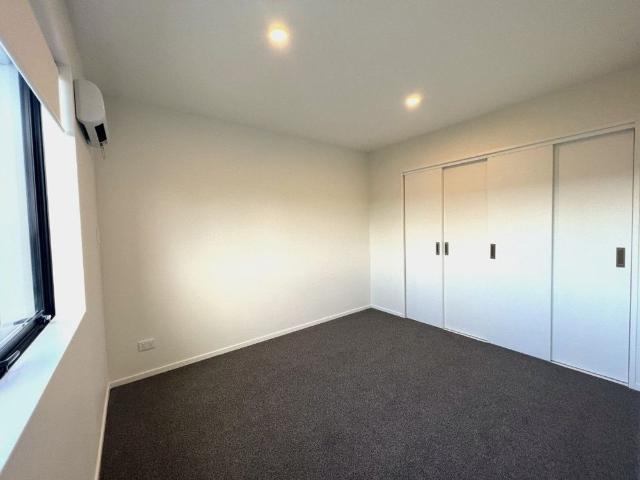 Townhouse for rent in Oratia