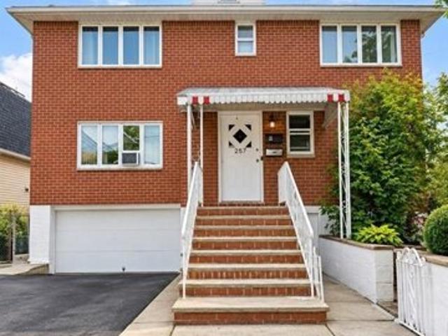 House for sale in Cliffside Park, New Jersey
