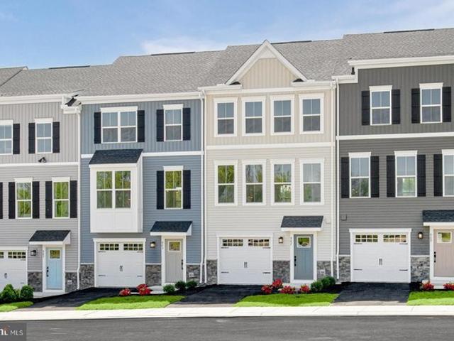 Townhouse for sale in Kearneysville, West Virginia