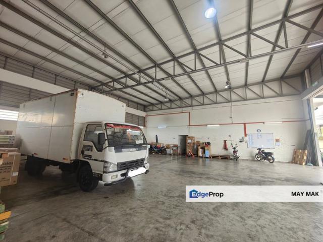 Warehouse for sale in Malaka