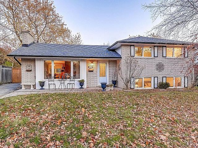House for sale in Burlington House for sale in Burlington