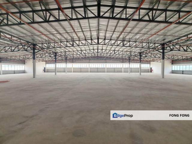 Warehouse for sale in Malaka
