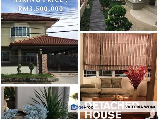 House for sale in Kuching