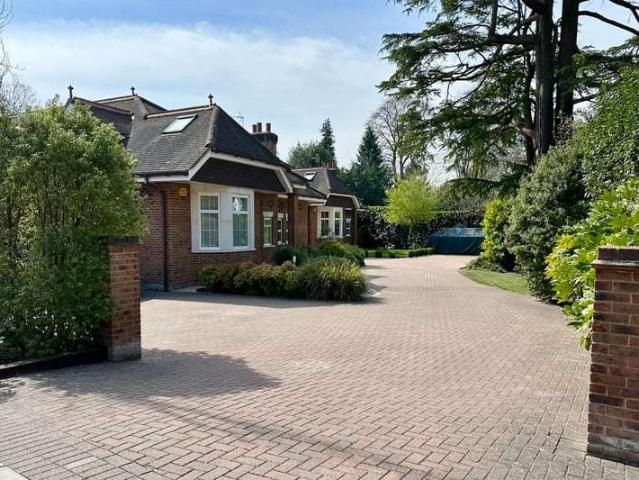 Farm for sale in Old Dean, Heol-las