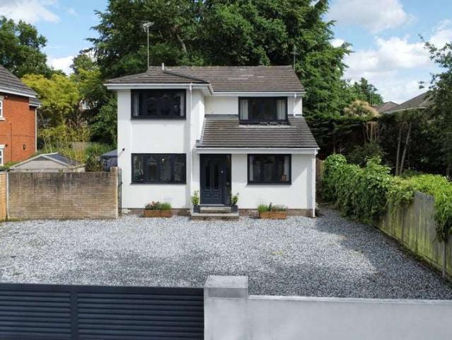 Farm for sale in Heol-las, Surrey