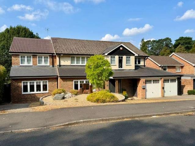 Farm for sale in Heatherside, Heol-las
