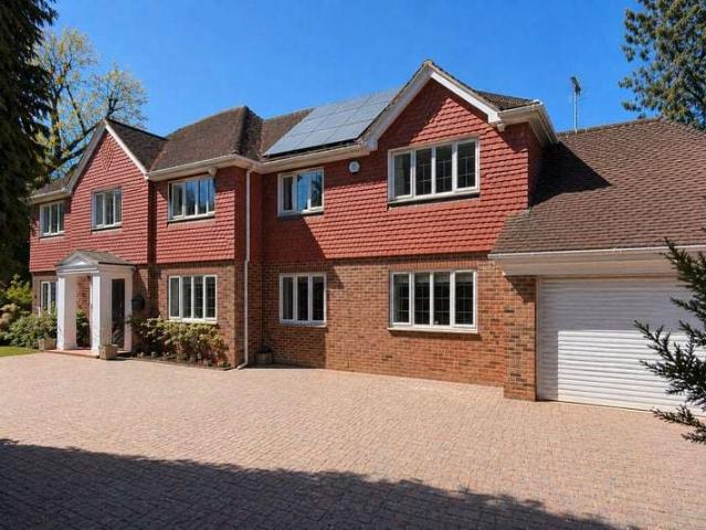 Farm for sale in Old Dean, Heol-las
