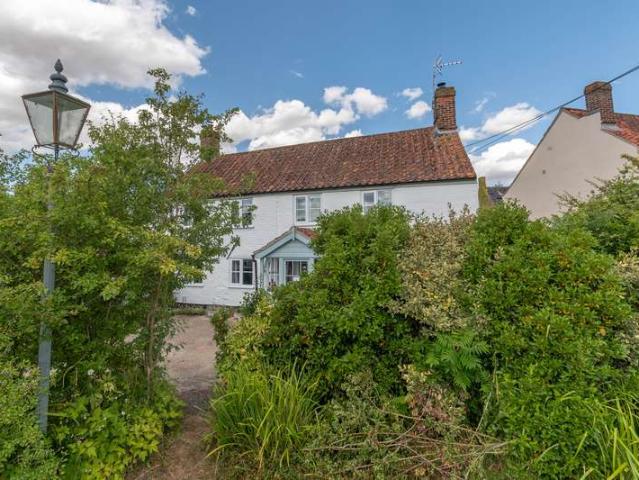 Farm for sale in Stibbard, Comers