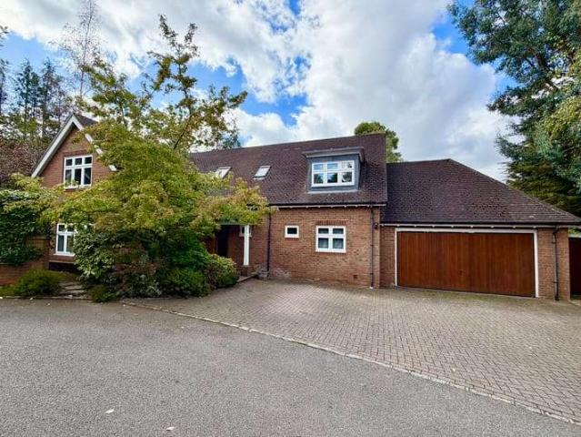 Farm for sale in Heatherside, Heol-las