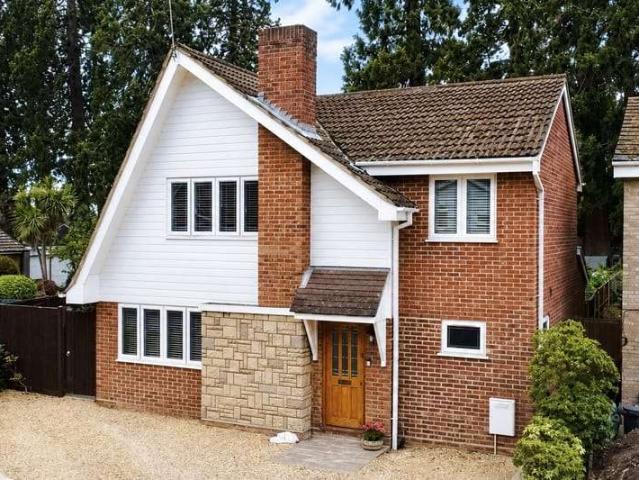 Farm for sale in Heatherside, Heol-las
