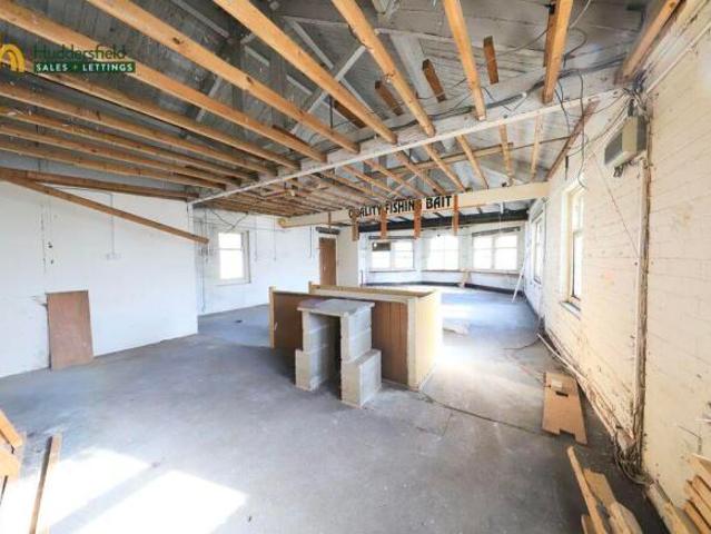 Farm for rent in Longwood, West Yorkshire
