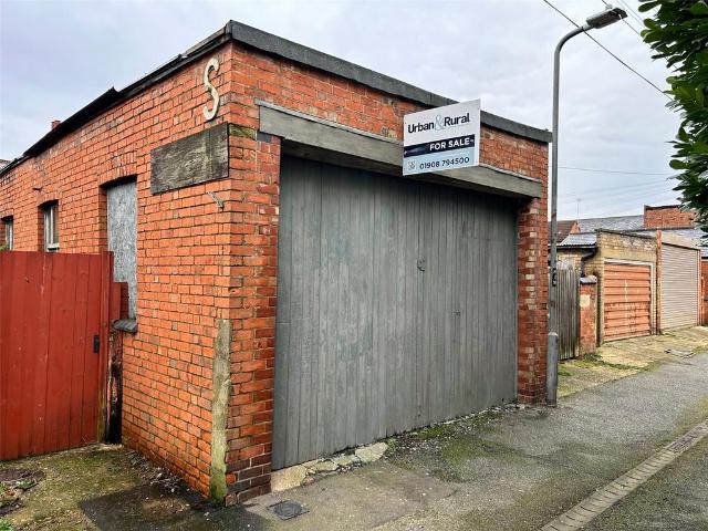 House for sale in Wolverton and Greenleys, Old Wolverton