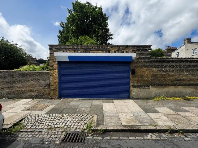 House for sale in Plumstead, Greater London