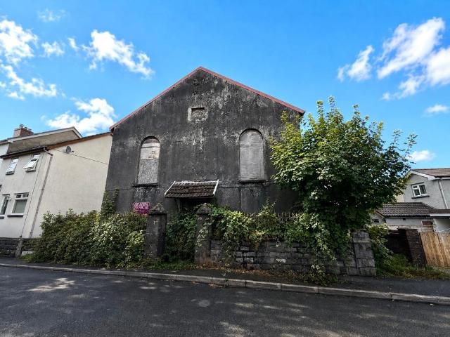 House for sale in Hirwaun