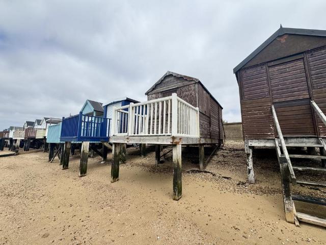 House for sale in North Shoebury, Alton Barnes