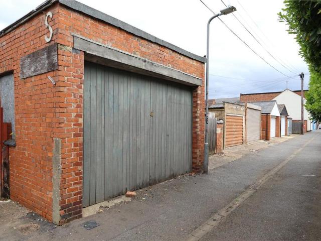 House for sale in Wolverton and Greenleys, Old Wolverton