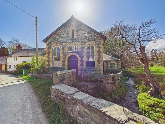 House for sale in Llansilin