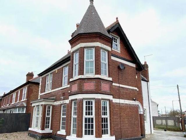 House for sale in Froggatt, East Midlands