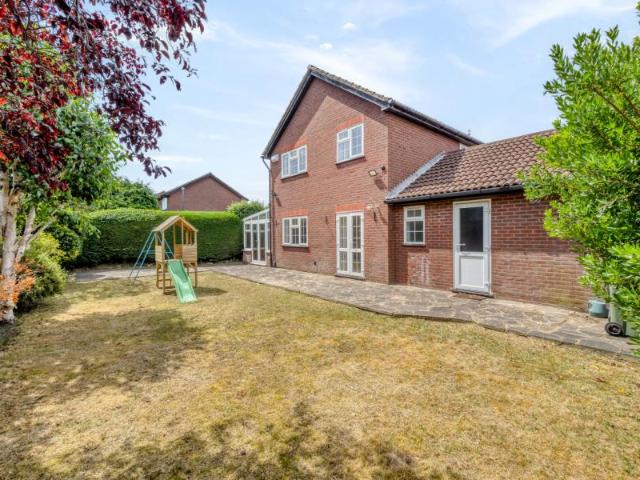 House for rent in London Borough of Sutton, Greater London