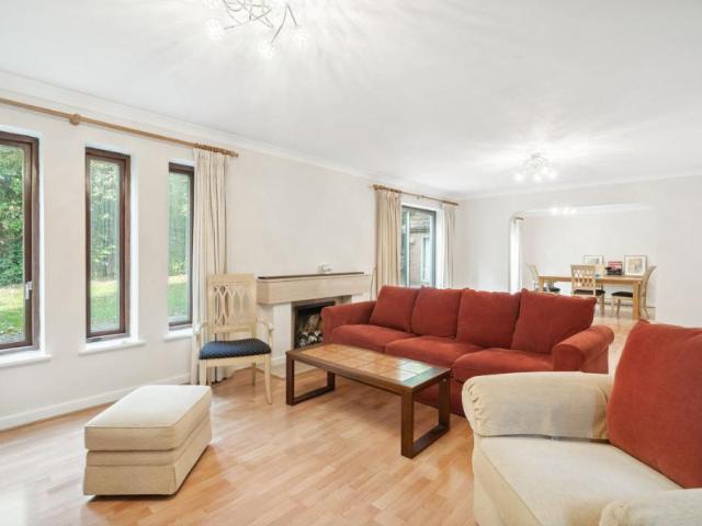 House for rent in Lower Green Esher, Blackhills