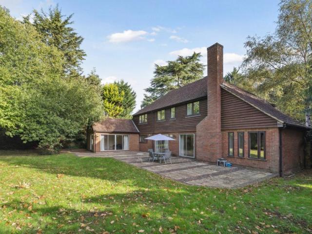 House for rent in Lower Green Esher, Blackhills