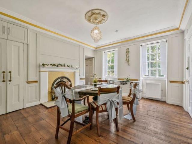 House for rent in London Borough of Sutton, Greater London