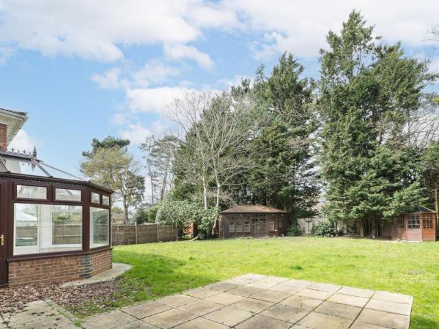 House for rent in Stoke D'Abernon, Blackhills