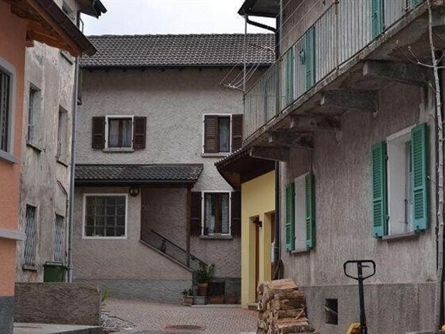 Einfamilienhaus kaufen in Biasca, Tessin