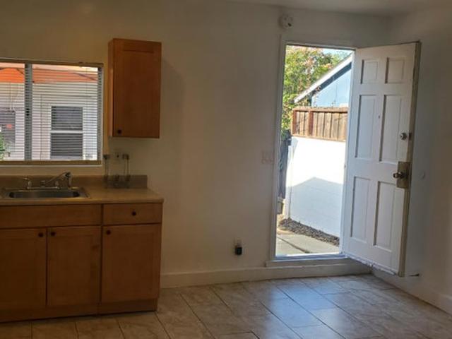 Room for rent in Canoga Park, California
